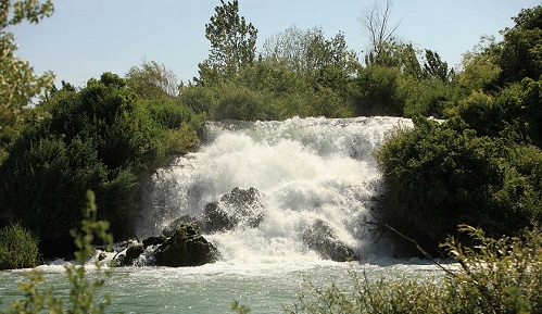 شلالات الدردارة على نهر العاصي (تصوير كامل جابر)
